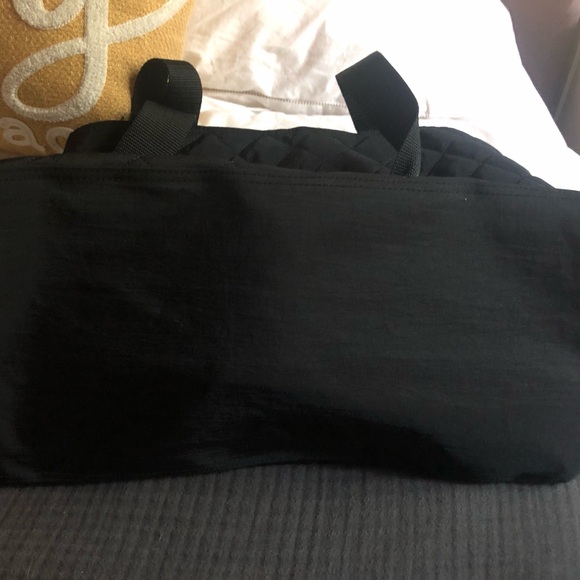 Baggallini shoulder Bag Black Quilted Shoulder Bag Tote - Picture 4 of 10